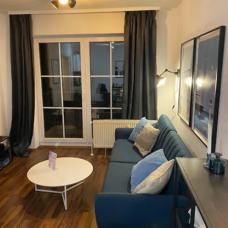 Schoenes Mit Balkon Apartment